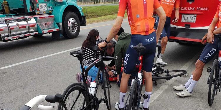 Egan Bernal se accidenta contra bus y será operado | RTA Noticias