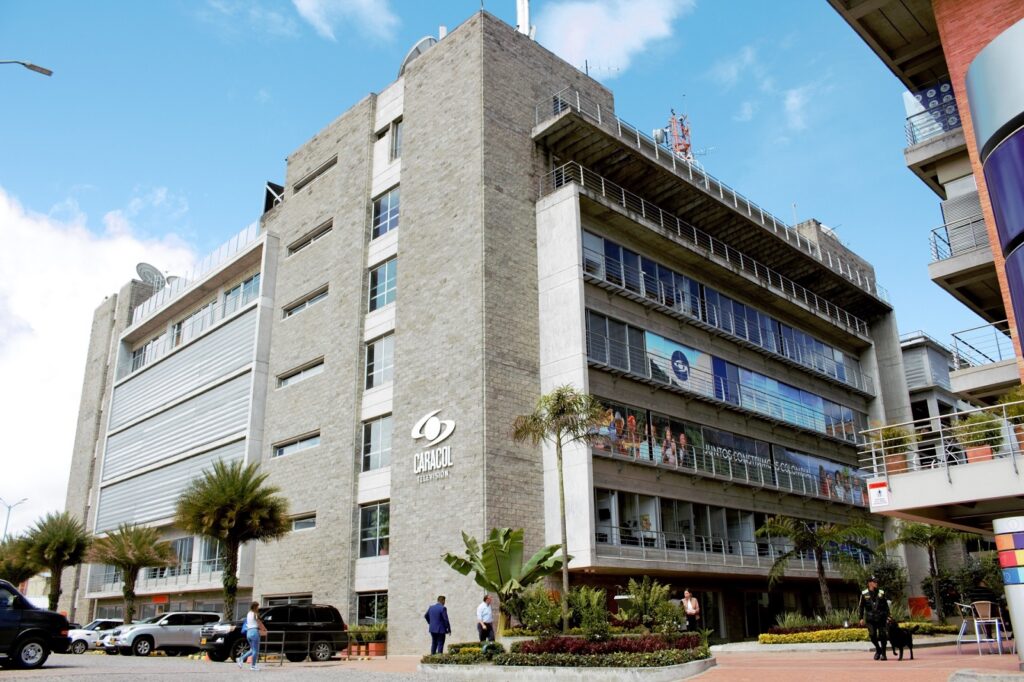 Esto dijo Caracol Televisión sobre el "hombre caimán" | RTA Noticias