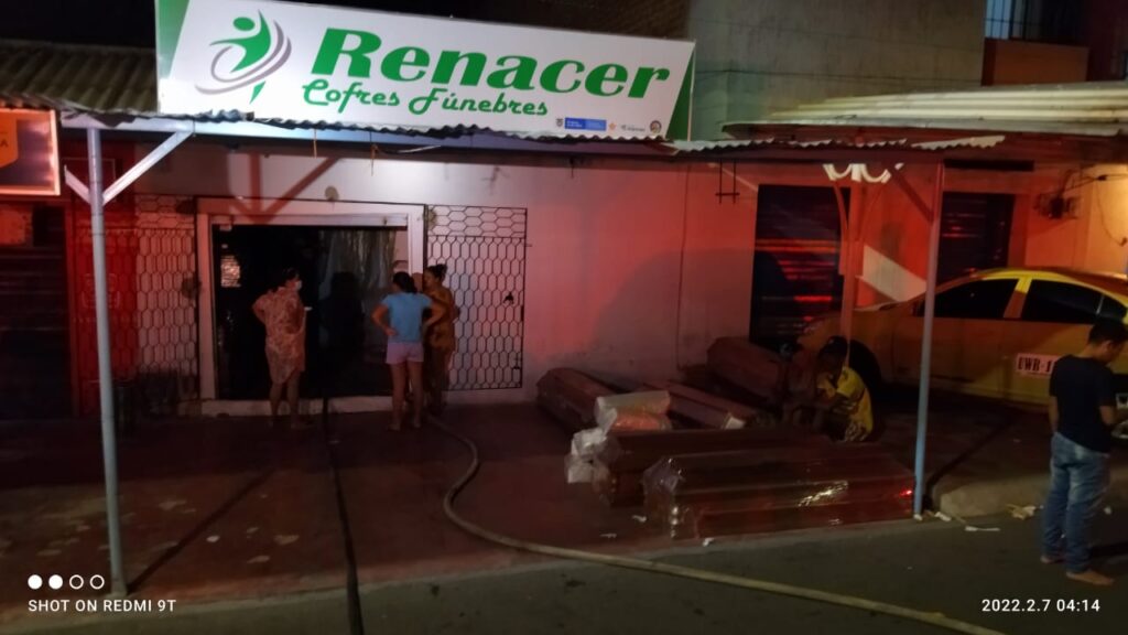 Incendio consumió fábrica de ataúdes en Valledupar Incendio consumió fábrica de ataúdes en Valledupar | RTA Noticias