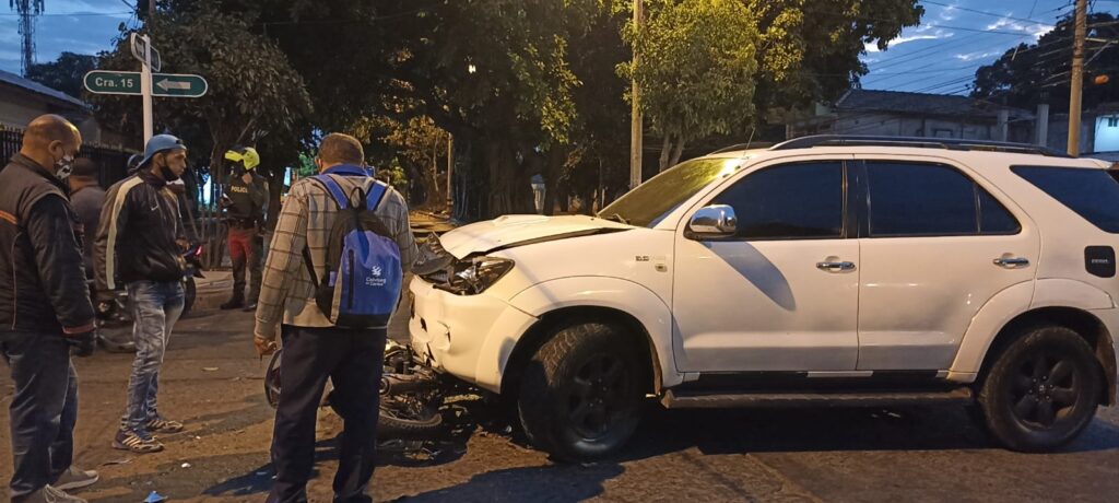 Cantante Vallenato atropelló a una pareja en el barrio La Granja | RTA Noticias