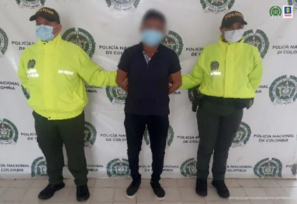 Cárcel al parecer por abusar de su hija menor de 5 años Cárcel al parecer por abusar de su hija menor de 5 años | RTA Noticias