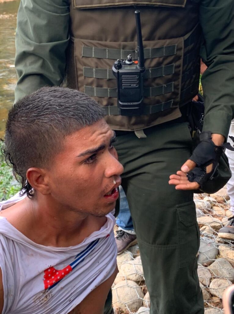 Taxista fue apuñalado al oponerse a un atraco en Valledupar Taxista fue apuñalado al oponerse a un atraco en Valledupar | RTA Noticias