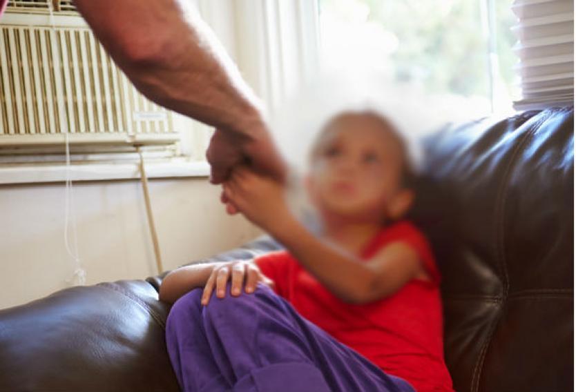 Cárcel al parecer por abusar de su hija menor de 5 años Cárcel al parecer por abusar de su hija menor de 5 años | RTA Noticias
