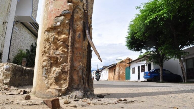 postes-mal-estado-1