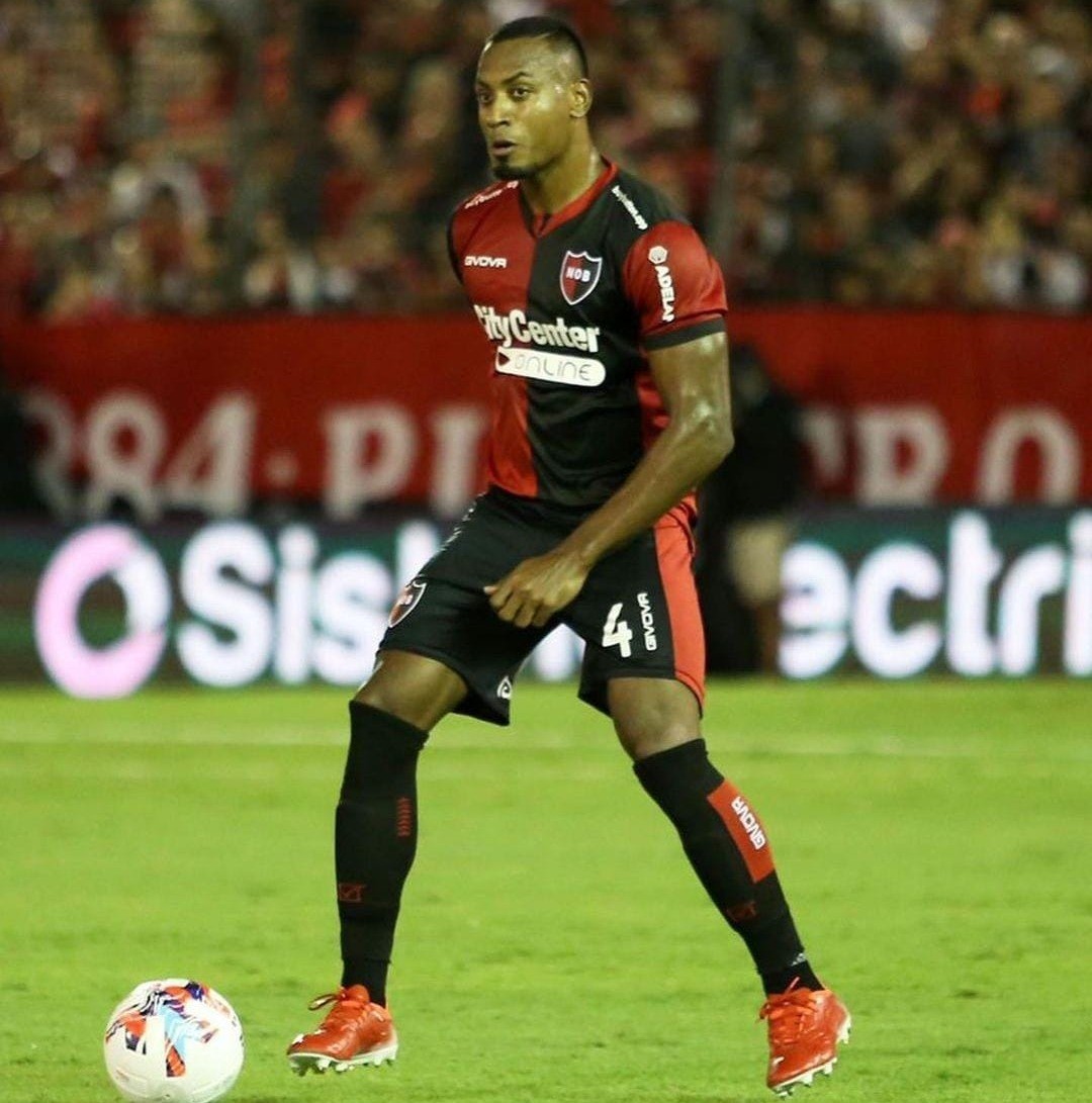 El cesarense Willer Dita enamora a los hinchas del Newell´s WhatsApp-Image-2022-03-03-at-3.43.55-PM