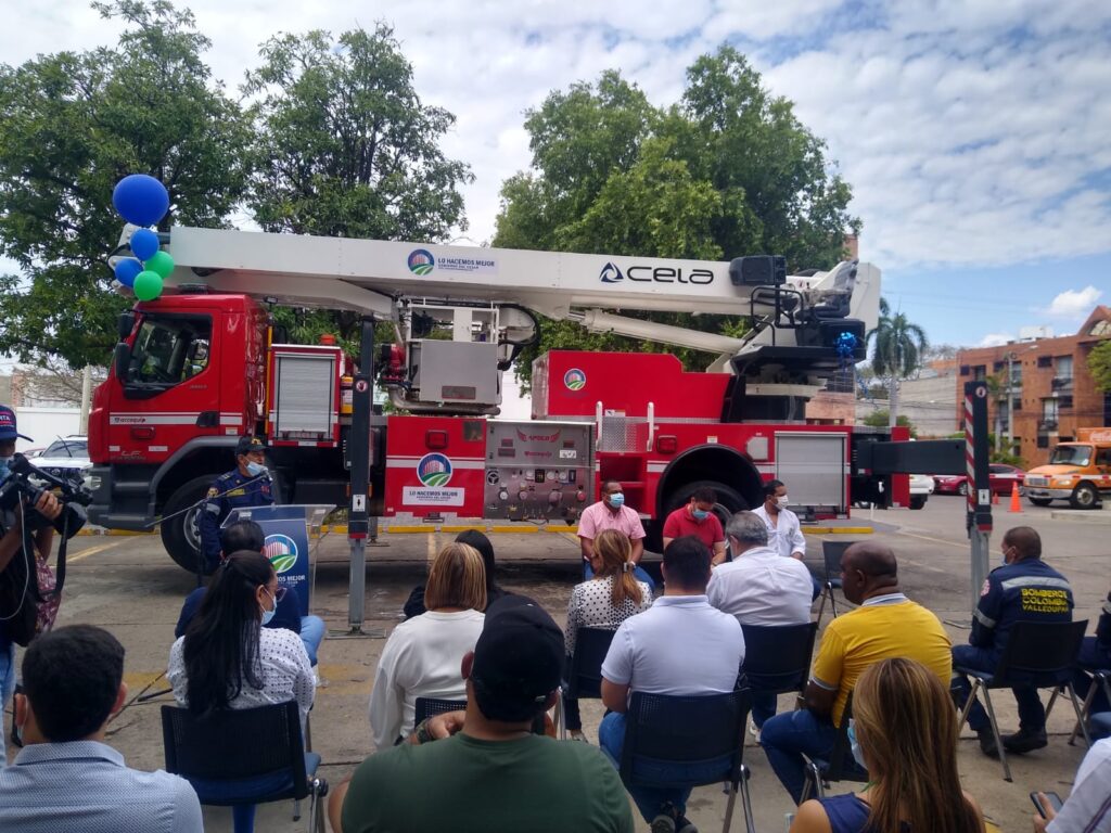 Gobernación del Cesar entregó carro escalera a bomberos | RTA Noticias