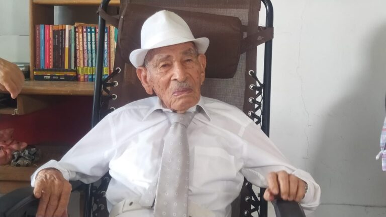 Tomás de Aquino, un hombre longevo, elegante y alegre WhatsApp-Image-2022-03-22-at-2.35.57-PM-1
