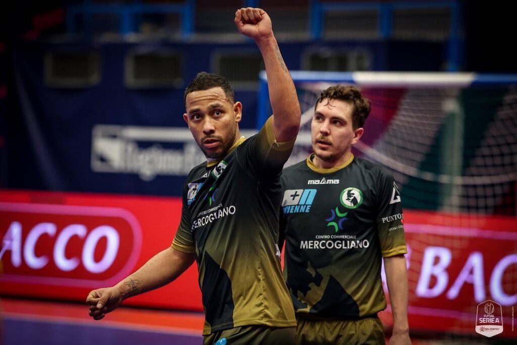 Richar Gutiérrez se destaca en el futsal de Italia Richar Gutiérrez se destaca en el futsal de Italia | RTA Noticias