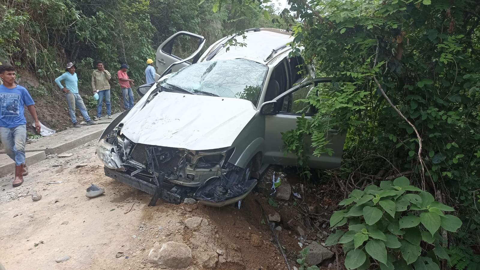 Equipo contratista de la Gobernación del Cesar sufrió accidente WhatsApp-Image-2022-03-30-at-2.06.35-PM