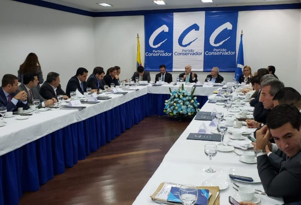 Partido Conservador respaldará a Fico Gutiérrez Partido Conservador respaldará a Fico Gutiérrez | RTA Noticias