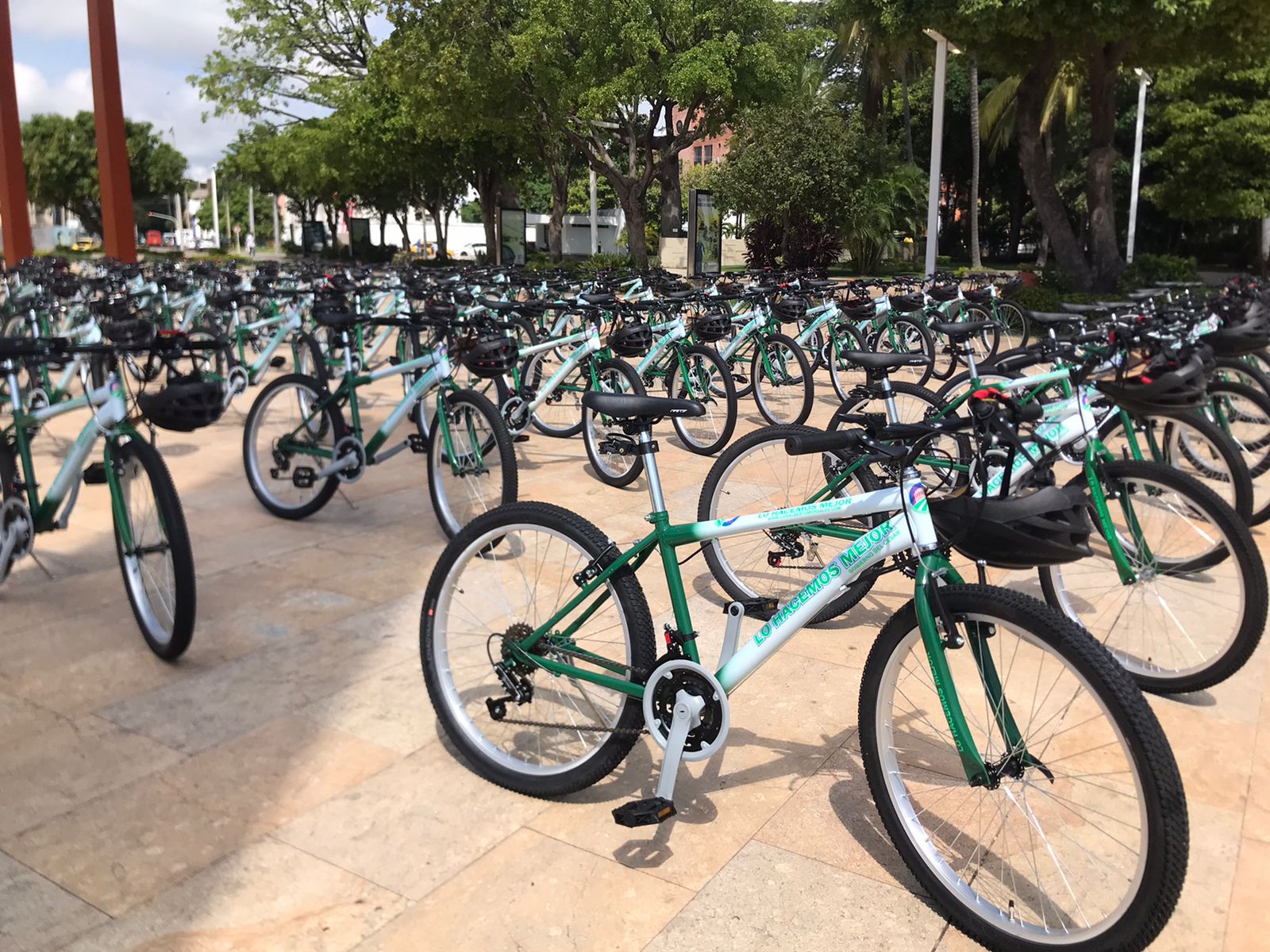 Entregan bicicletas para evitar deserción escolar en Cesar WhatsApp-Image-2022-04-22-at-3.18.08-PM