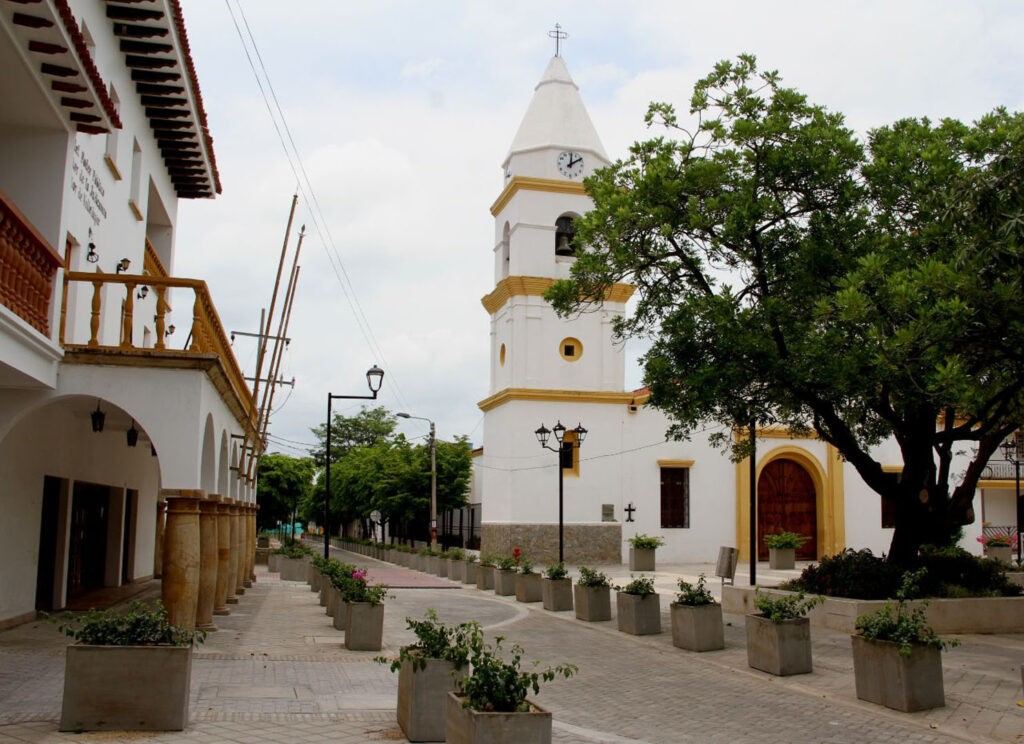 Desfile de Piloneras regresa a su ruta tradicional | RTA Noticias
