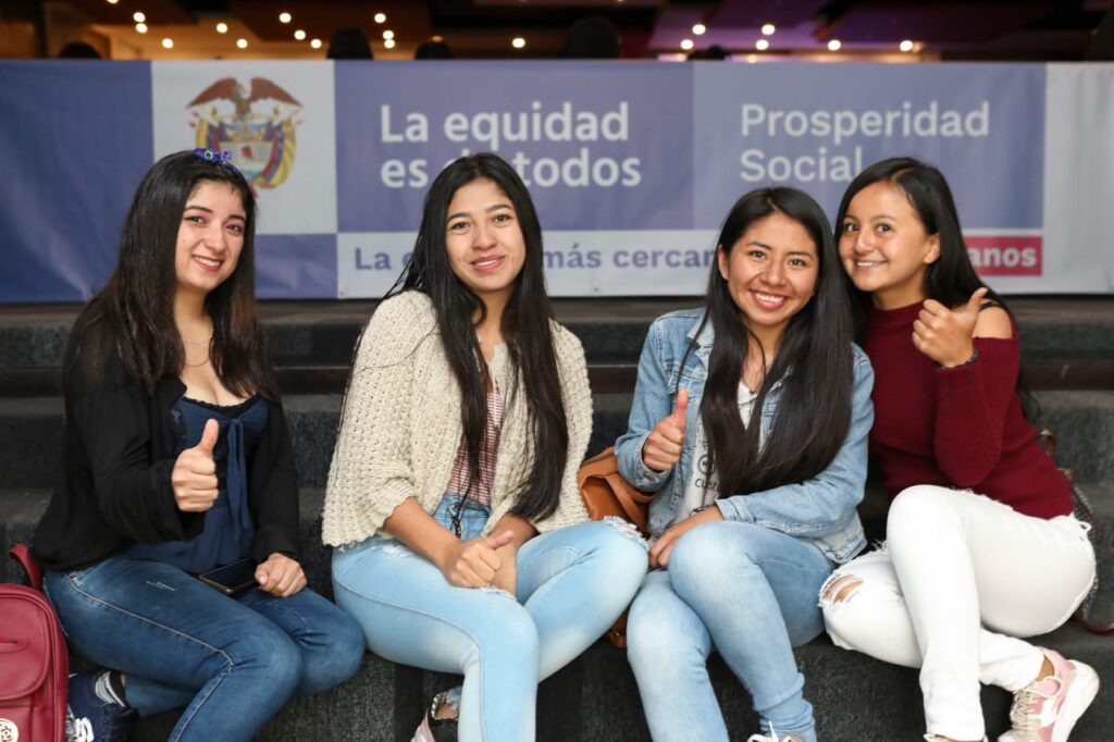 Abren 50 mil cupos nuevos para Jóvenes en Acción | RTA Noticias