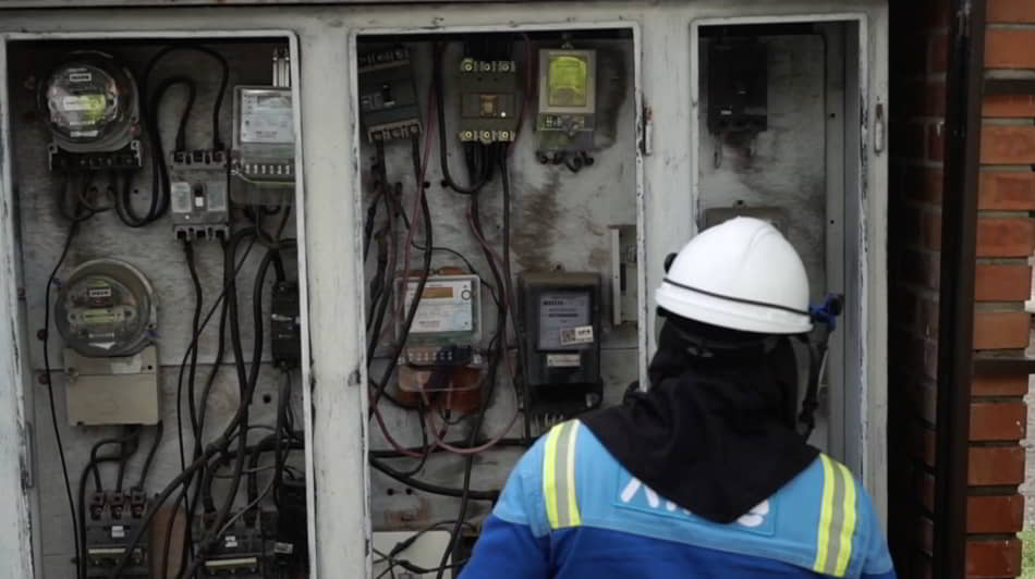 Sorprenden por tercera vez a colegio cometiendo fraude de energía | RTA Noticias