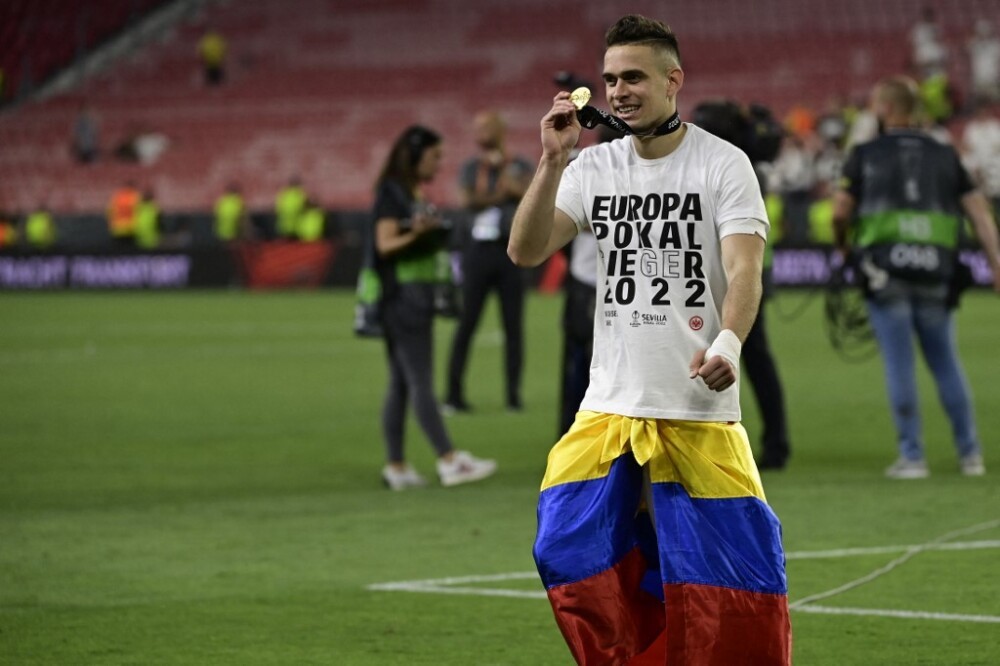 Santos Borré fue figura y campeón de la Europa League | RTA Noticias