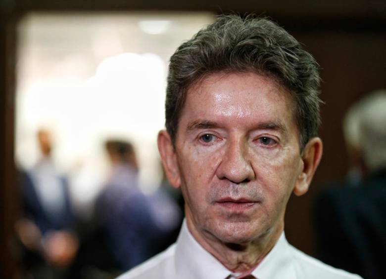 luis-perez-gutierrez-se-retira-de-su-candidatura-en-las-elecciones-presidenciales-colombia-2022_39954529_20220511100227