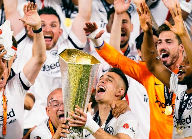 Santos Borré fue figura y campeón de la Europa League | RTA Noticias