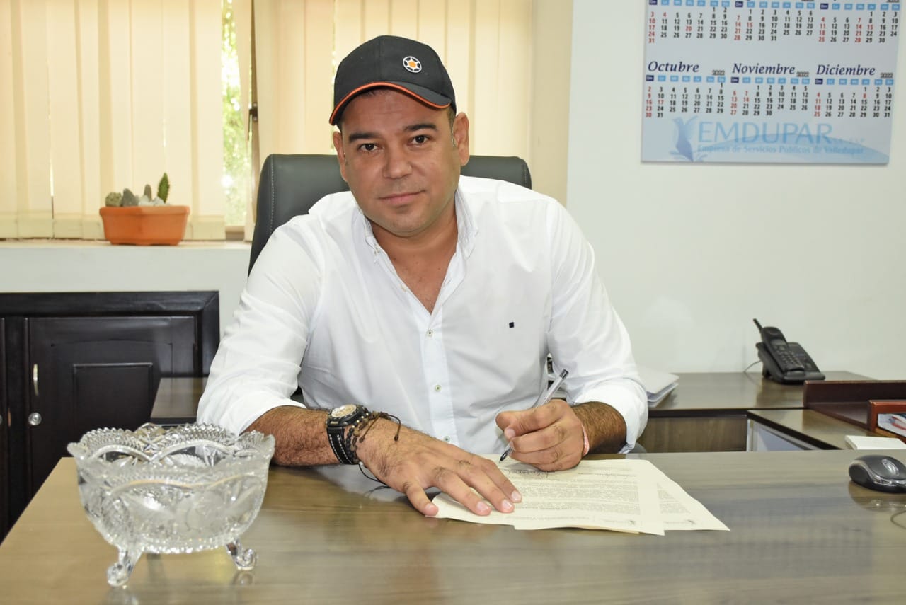 Luis Eduardo Calderón, nuevo gerente de Emdupar WhatsApp-Image-2022-06-05-at-11.31.43-AM