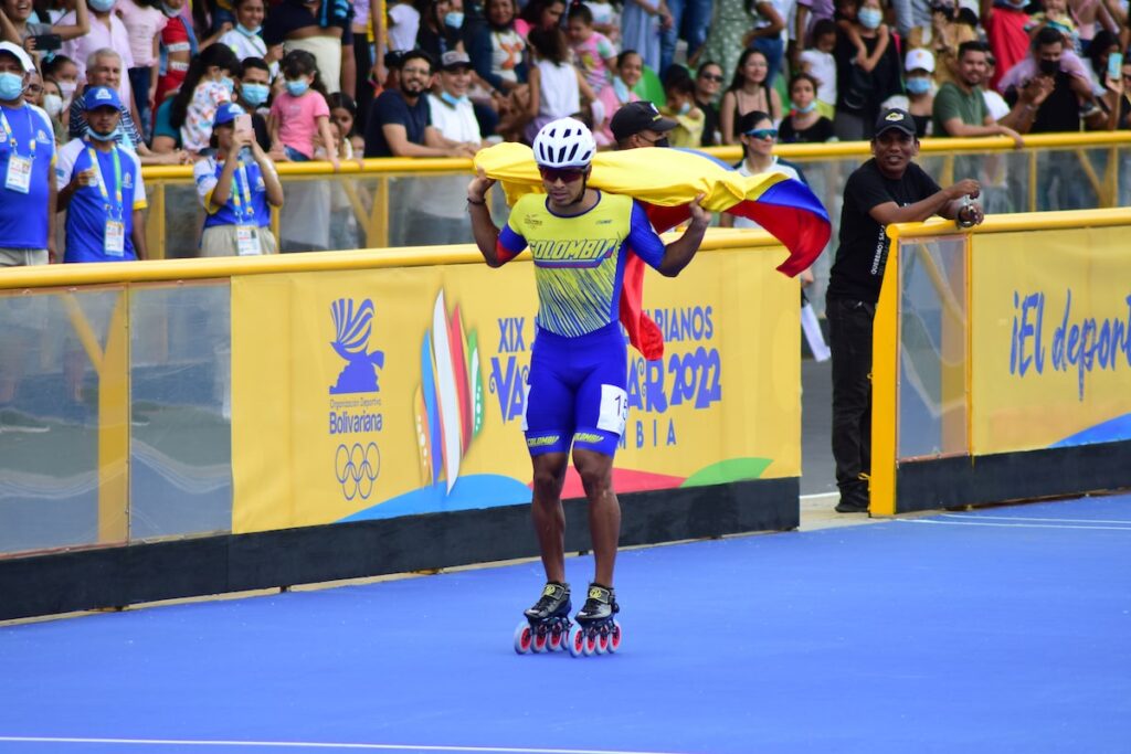 Colombia se quedó con oro y plata en los 200 metros de patinaje | RTA Noticias