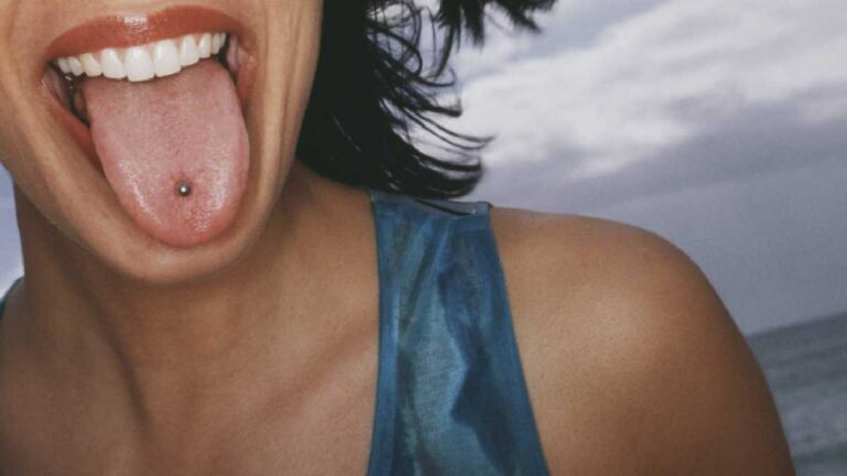 Joven muere luego de hacerse un piercing en la boca KV3NRURWGJC5NIZHNVRALGBOZM