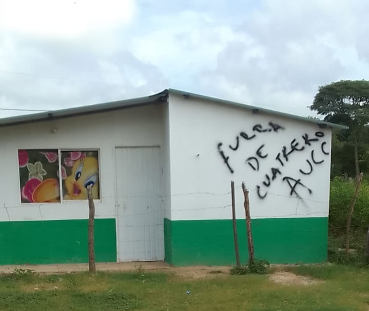 Las AUC realizaron grafitis amenazantes en Potrerillo | RTA Noticias
