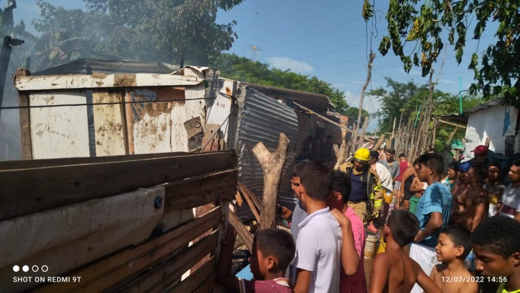 Incendio en invasión dejó a una familia sin vivienda | RTA Noticias