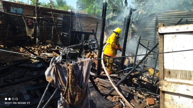 Incendio en invasión dejó a una familia sin vivienda WhatsApp-Image-2022-07-12-at-5.19.03-PM