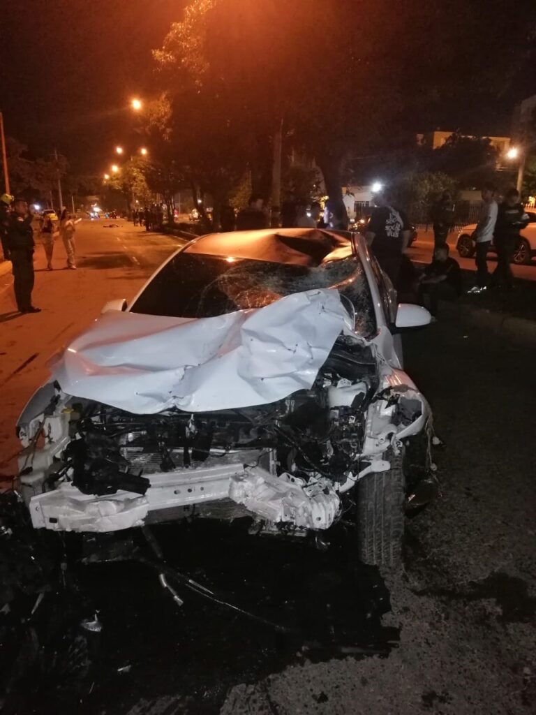 Motociclista murió tras ser embestido por un carro | RTA Noticias