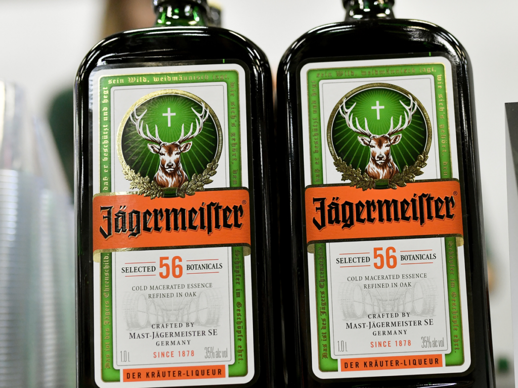 Muere tras beber botella de Jaegermeister en 2 minutos | RTA Noticias