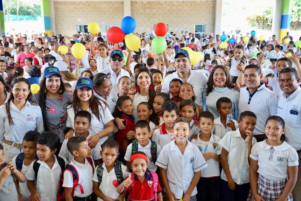 Ausencia de rector y profesores en colegio Hilda Aguilar | RTA Noticias