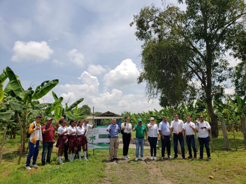 Proyecto "Sembrando Futuro" pasa a la comunidad Proyecto "Sembrando Futuro" pasa a la comunidad | RTA Noticias