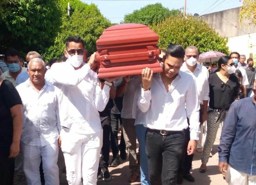 Así fue el sepelio de "La Ñuñe", madre Israel Romero WhatsApp-Image-2022-08-09-at-11.24.34-AM