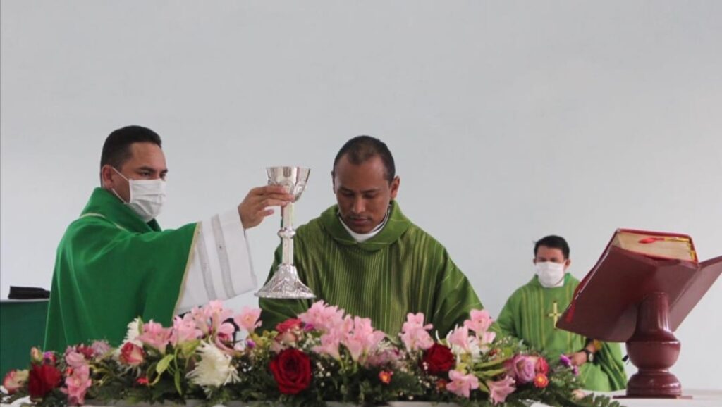 Emiten orden de captura contra el sacerdote Orlando Parra | RTA Noticias