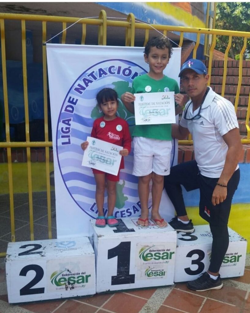 El niño vallenato que se destaca en natación | RTA Noticias
