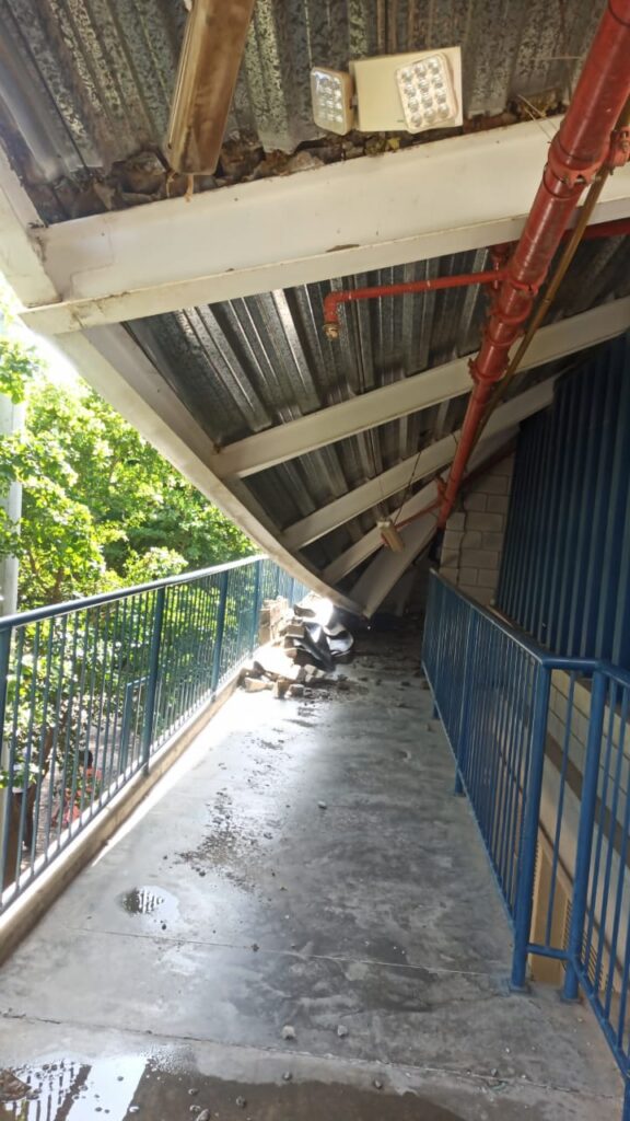 Durante clase se cae techo de colegio en Valledupar | RTA Noticias