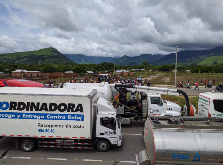 Bloqueo entre la vía Valledupar - Aguas Blanca - Bosconia ￼ | RTA Noticias