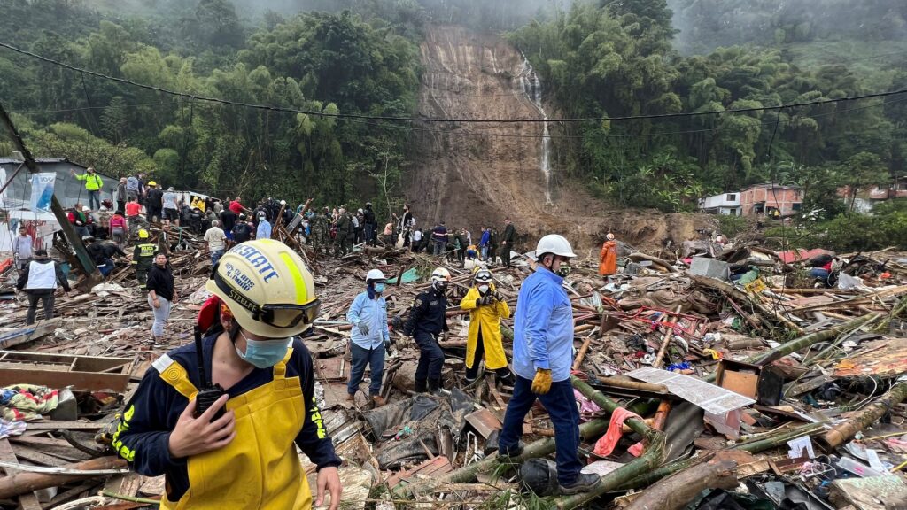 Deslizamiento en Venezuela deja 25 muertos y 54 desaparecidos Deslizamiento en Venezuela deja 25 muertos y 54 desaparecidos | RTA Noticias
