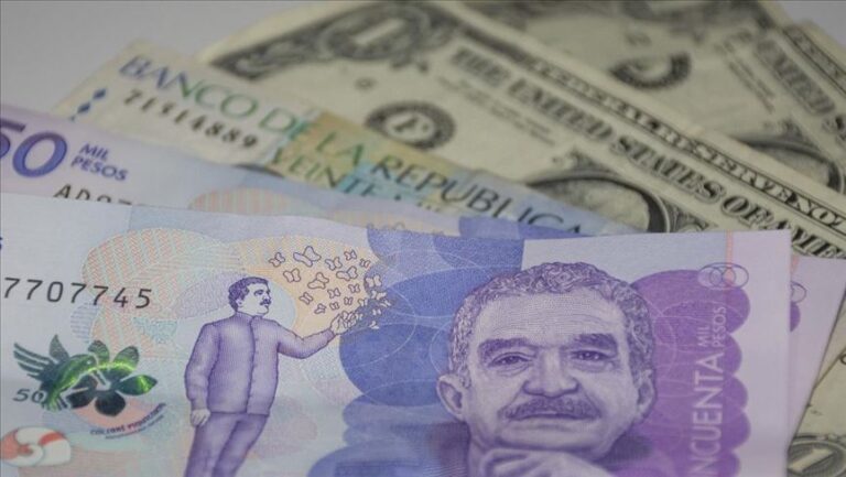 Dólar se mantiene a la baja durante este jueves PESOS