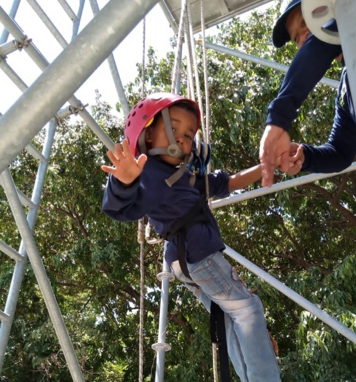 Familiares y amigos despidieron al "bomberito" en Valledupar Familiares y amigos despidieron al "bomberito" en Valledupar | RTA Noticias