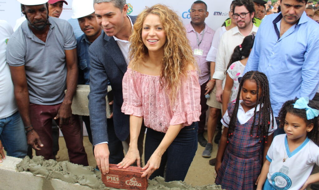 Shakira anunció inauguración de colegio en La Guajira | RTA Noticias