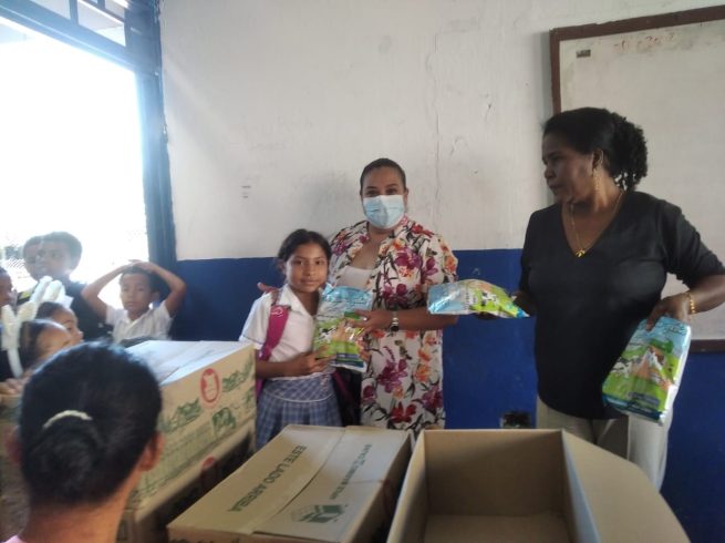 15_minagricultura_fedegan_fng_entregaran_mas_de_400000_vasos_de_leche_a_damnificados_por_ola_invernal-e1667337381296