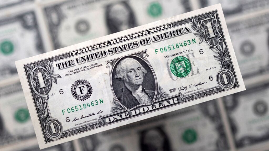 Dólar llega $ 5.000 en su precio máximo | RTA Noticias