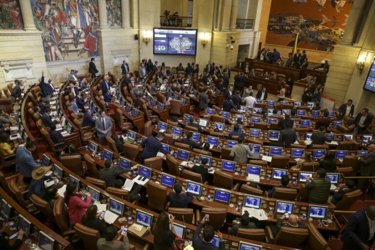 El Congreso aprueba la reforma tributaria elecciones senado colombia 2026