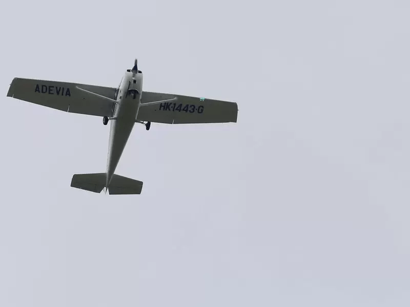 Avioneta se estrella en una casa de Medellín Avioneta se estrella en una casa de Medellín | RTA Noticias