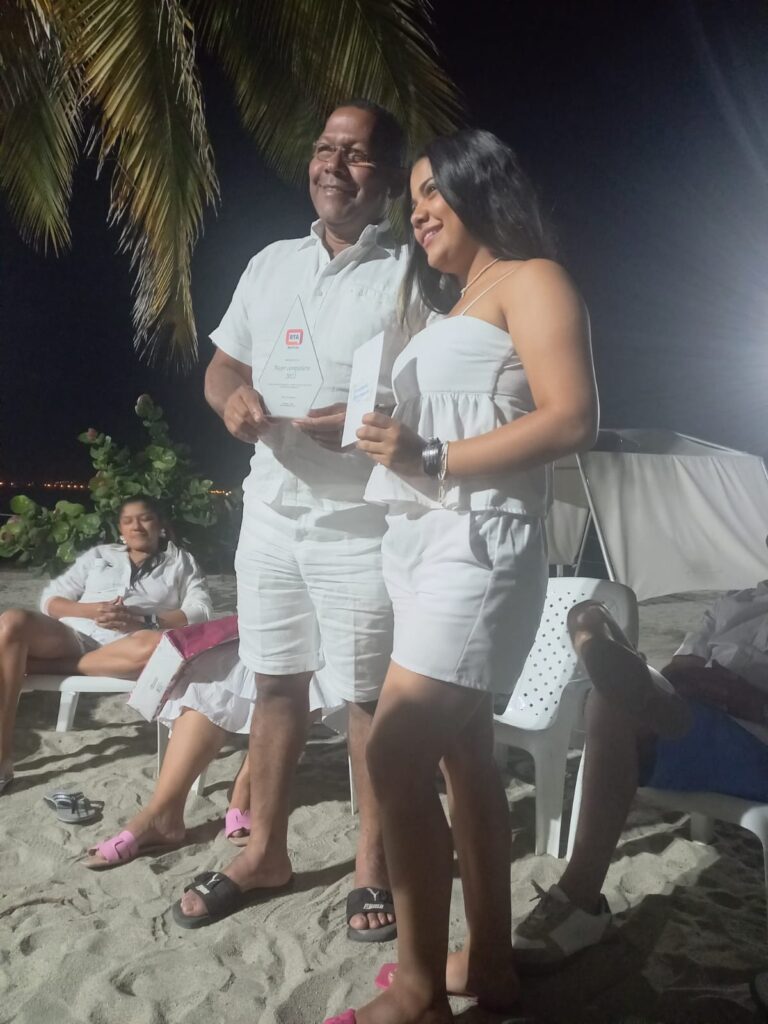 Martín Saucedo, empleado del año en RTA Noticias | RTA Noticias