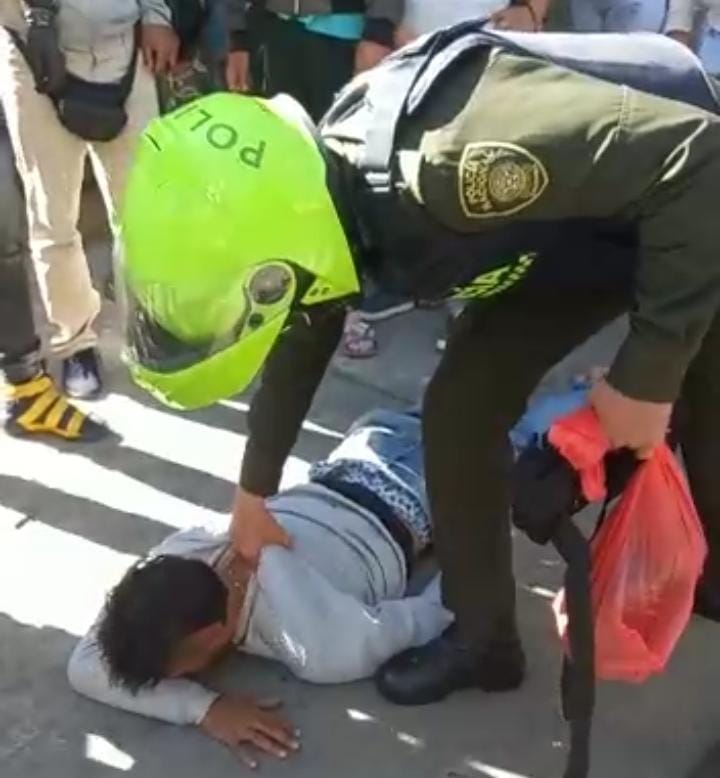 Por poco linchan a presunto ladrón en Sabanas Del Valle | RTA Noticias