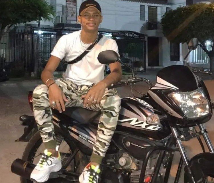 Aprendiz del Sena muere tras chocar contra camioneta | RTA Noticias