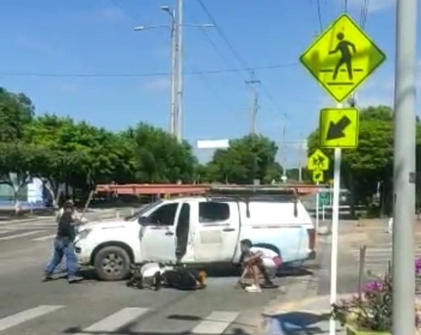 Brigada de Afinia fue atacada a piedras en La Paz Brigada de Afinia fue atacada a piedras en La Paz | RTA Noticias