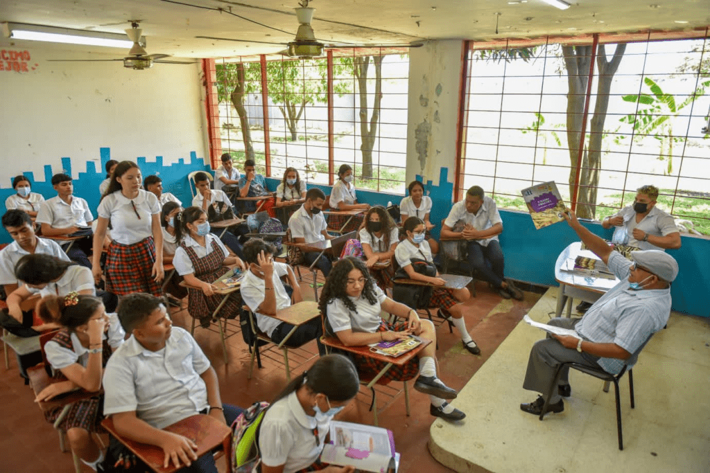 145 mil estudiantes regresaron a clases en el Cesar 145 mil estudiantes regresaron a clases en el Cesar | RTA Noticias