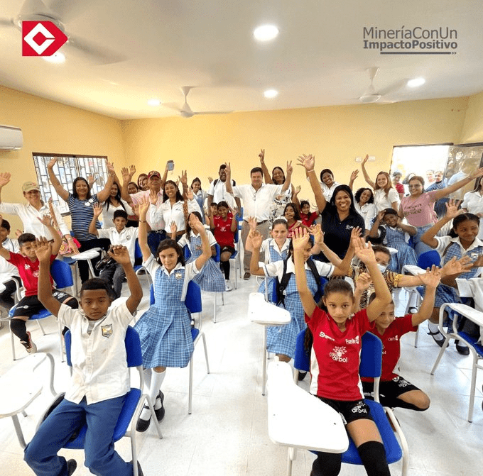 Drummond entregó nueva adecuación educativa en El Paso | RTA Noticias